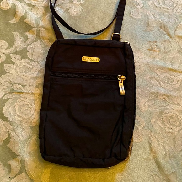 Baggallini - Travel Ready Convertible Belt & Crossbody small bag - classic black - Picture 1 of 6